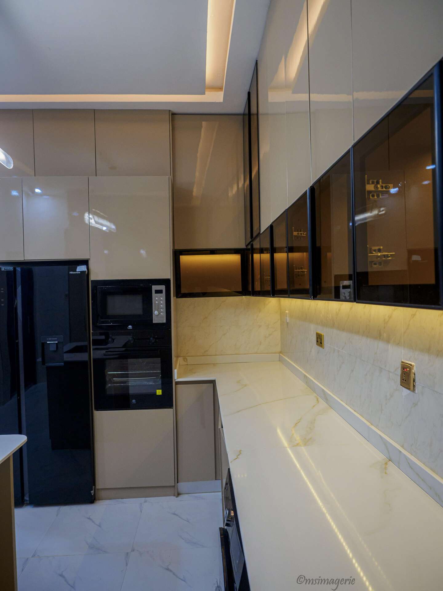 Contemporary Kitchen